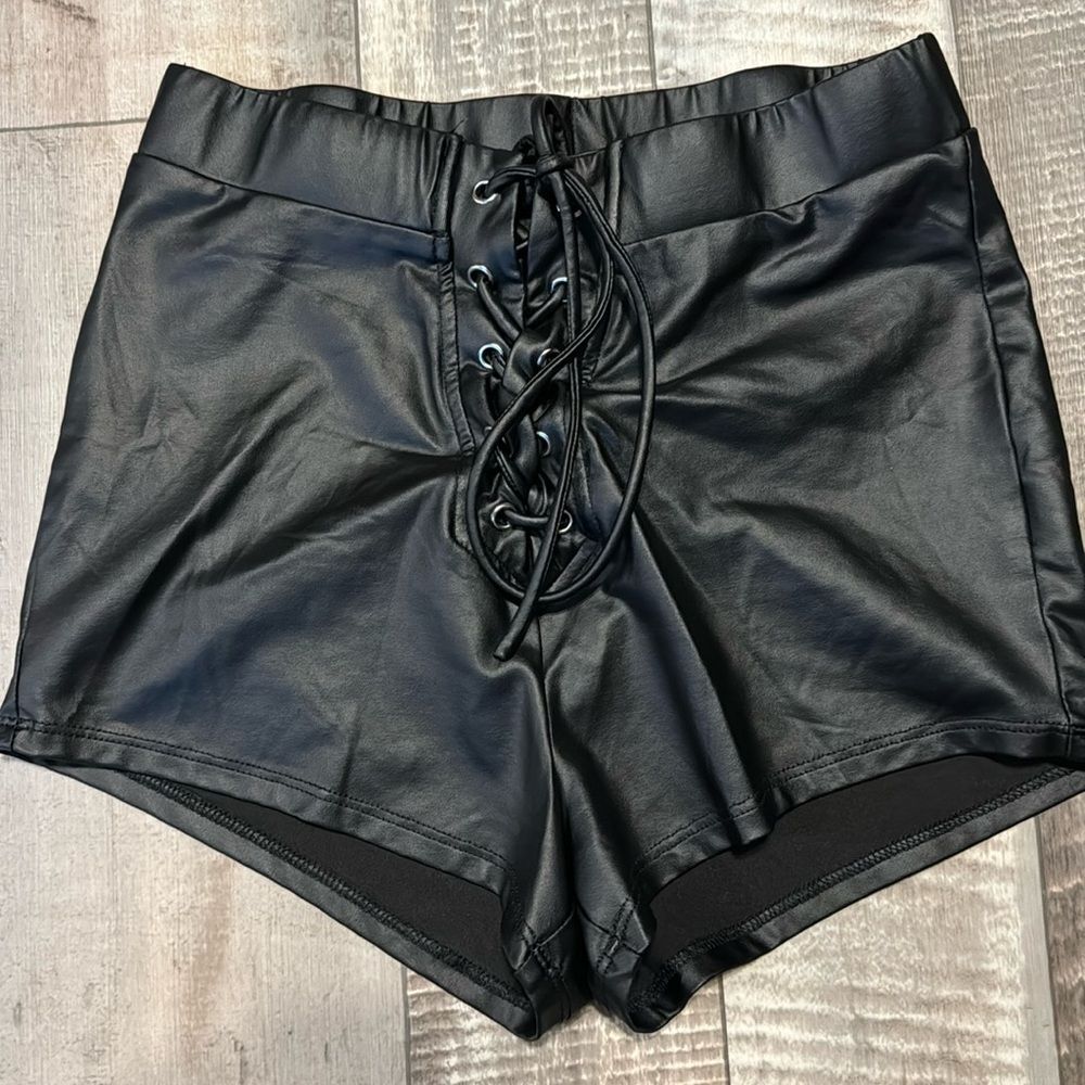 BEAR‎ DANCE pleather Shorts- size M